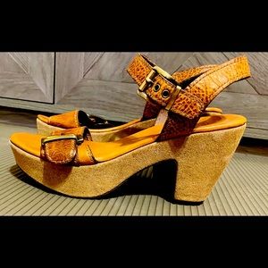Like New Nicole Cognac Sandals size 8.5